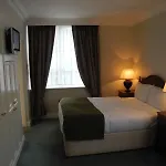 فندق Arthaus 4*