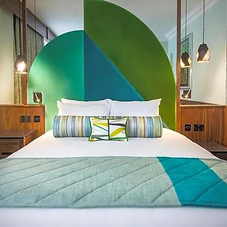 Hotel Arthaus 4*
